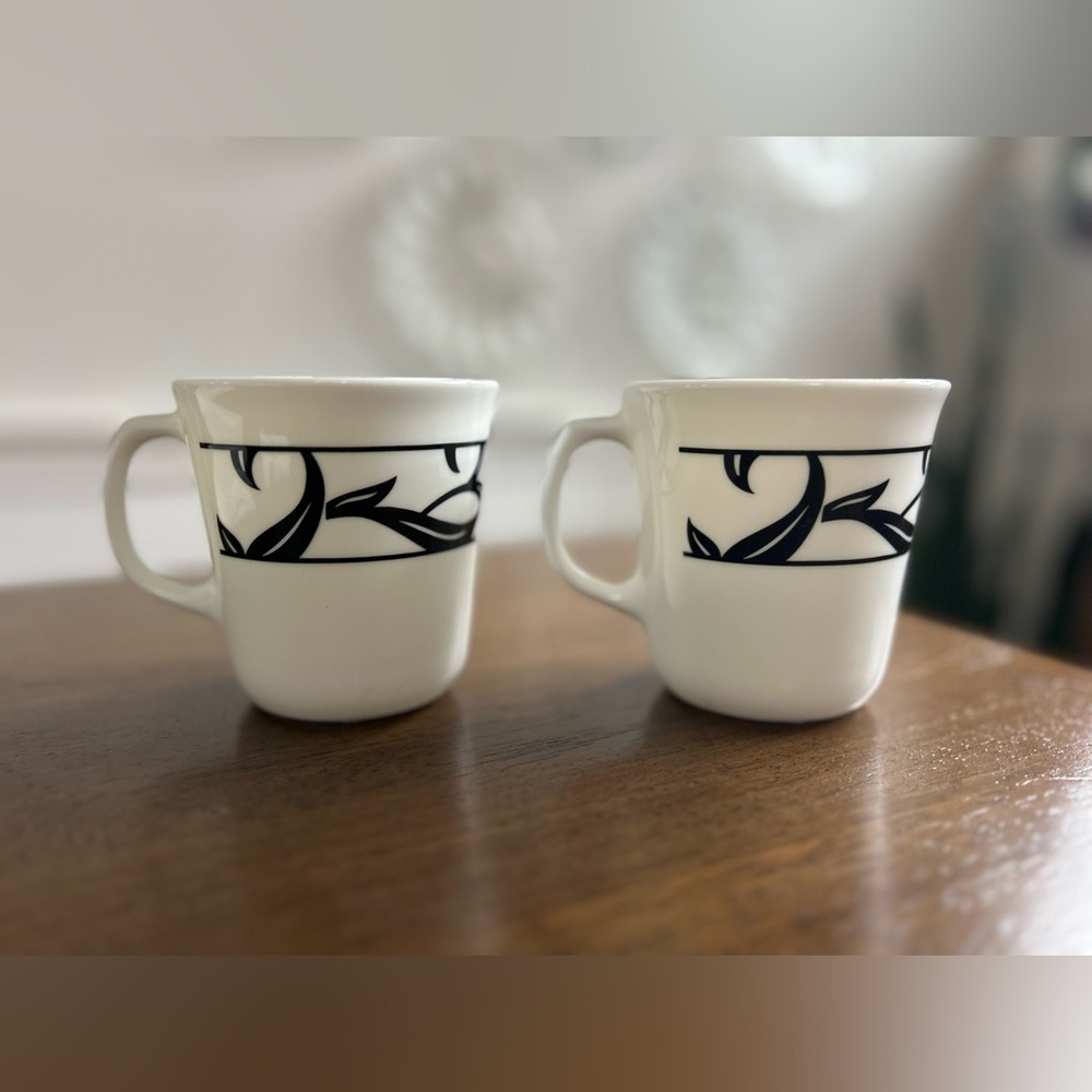 Vintage Corning Corelle Lyrics Coffee Tea Mugs Set of 2 White Black